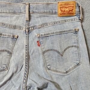 Levi's 311 Jeans Women's 29 Shaping Skinny 29x30 Light Wash Blue